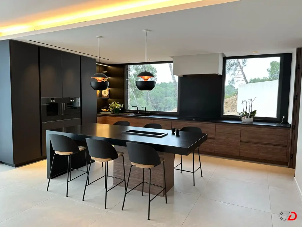 Cuisine sur mesure en noyer